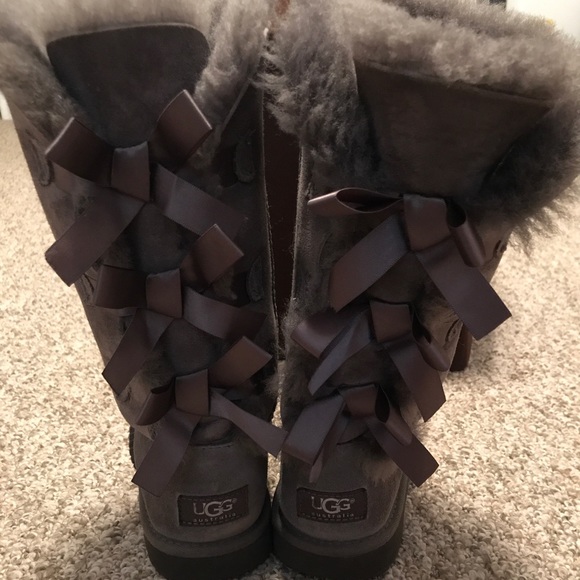 Ugg Bailey Bow Tall Sz 4 - Picture 14 of 15